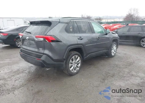 2024 Toyota Rav4 Xle Premium z USA, uszkodzony, nr VIN 2T3A1RFV8RC454161